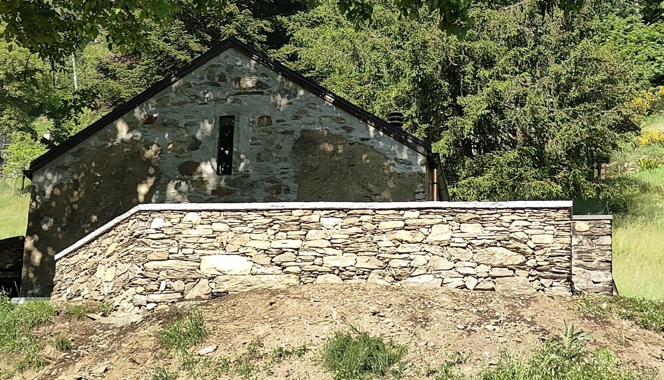 Muro a secco in pietra naturale — DC CUDA, Ticino