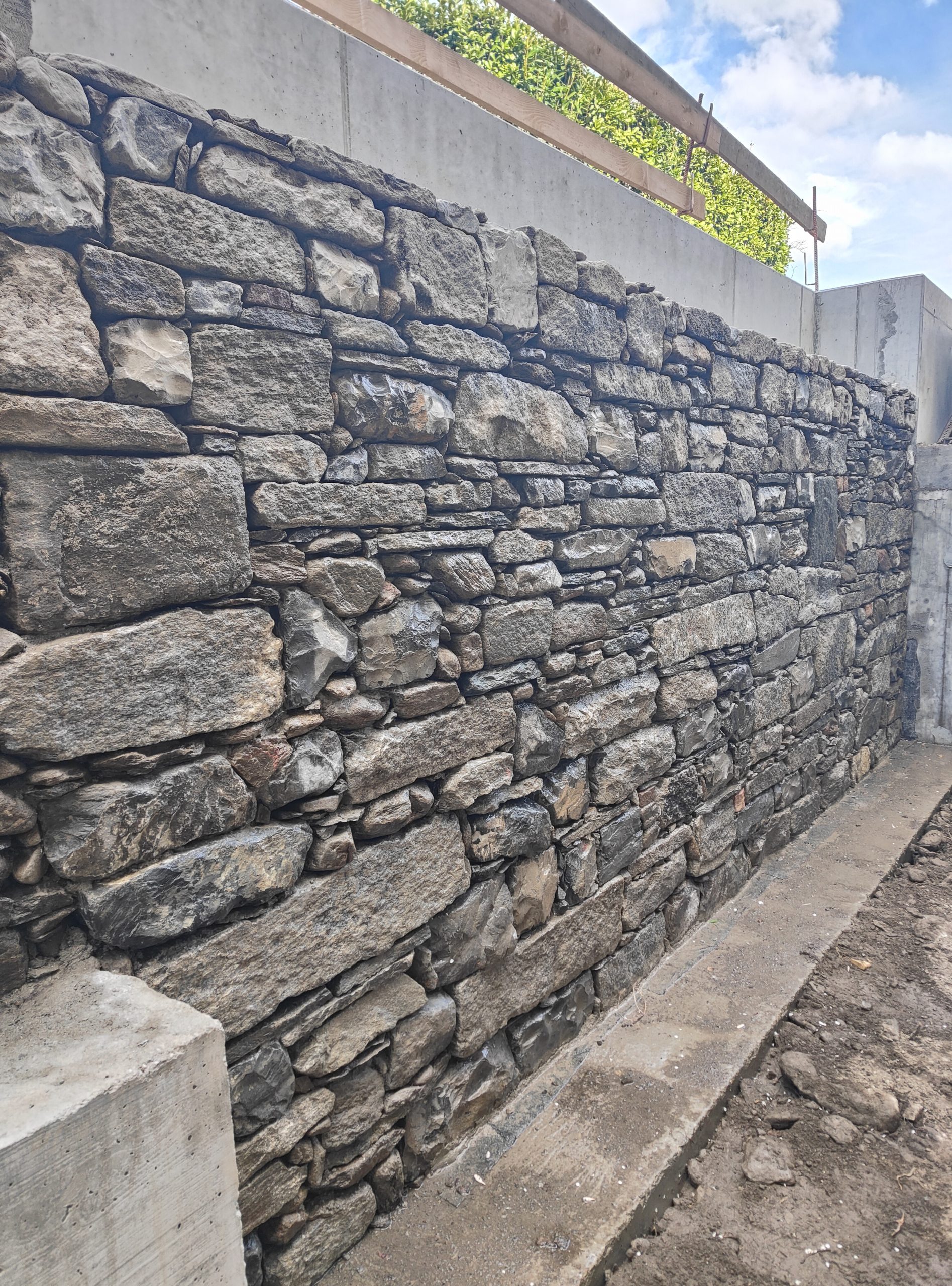 Muro a secco in pietra naturale — DC CUDA, Ticino