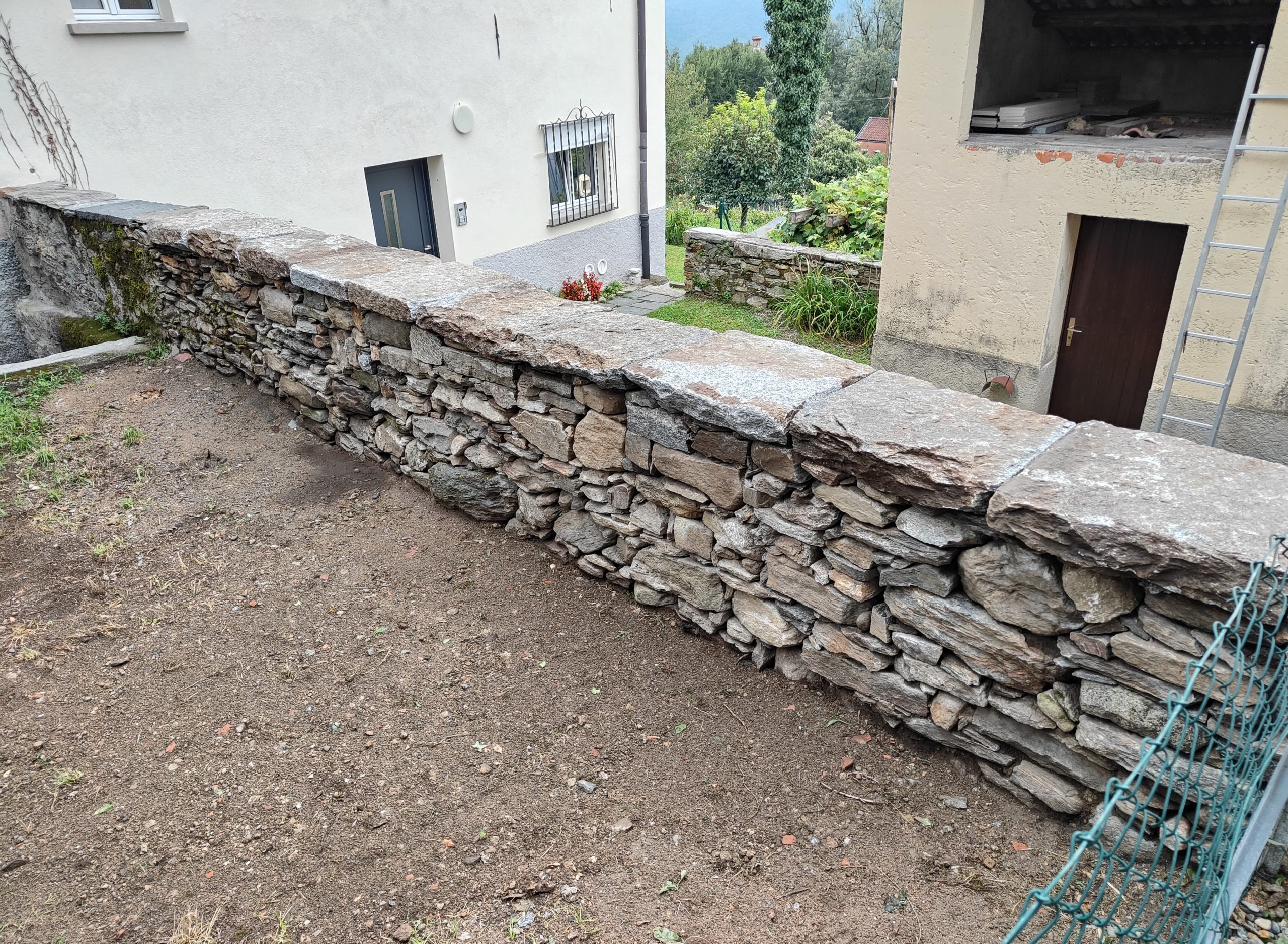 Muro a secco in pietra naturale realizzato da DC CUDA